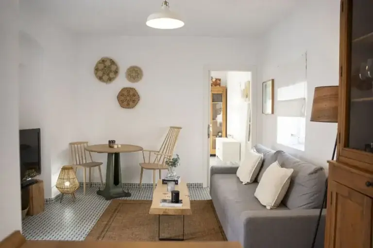 Best Suites Only for Digital Nomads: The Definitive Infrastructure Guide
